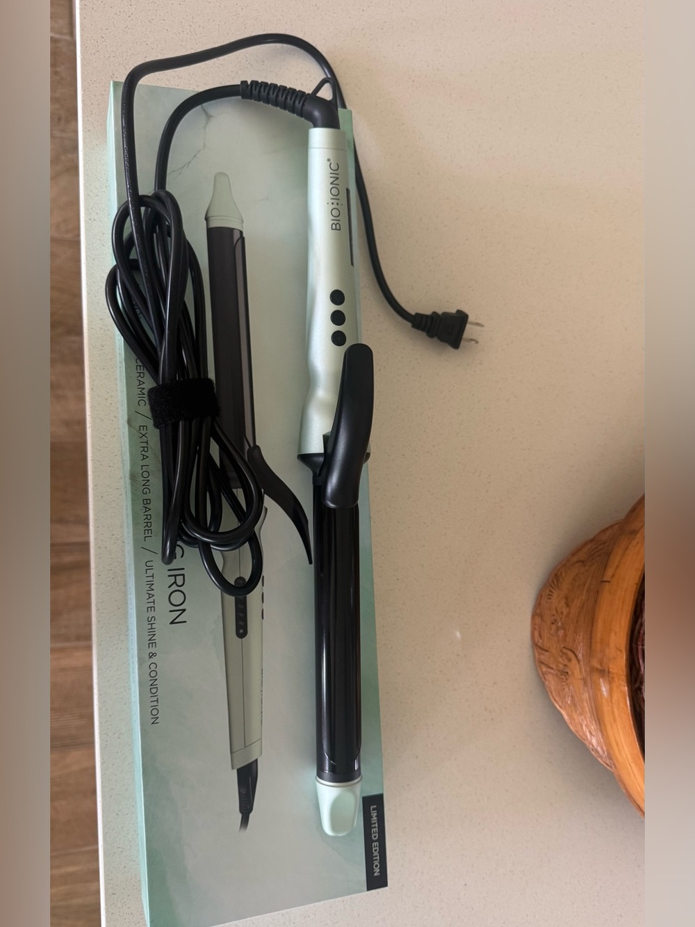 New with Box Bio Ionic 1” PRO extended barrel curling iron Limited Edition Mint
